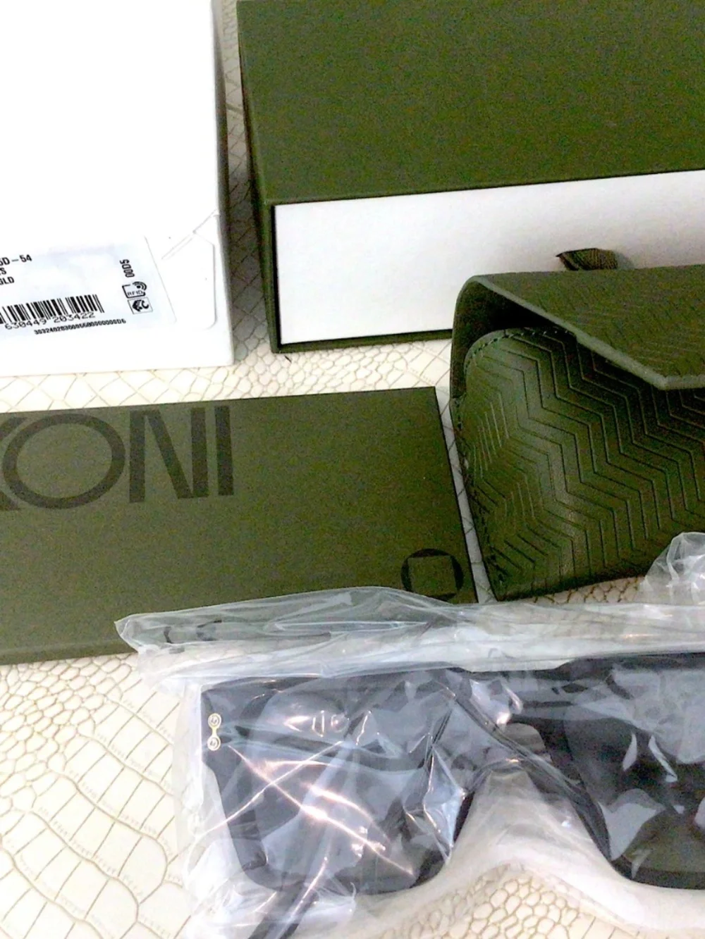 RARE AKONI HERCULES BLK - AKS-105D-54 GLD RECTANGLE SUNGLASSES